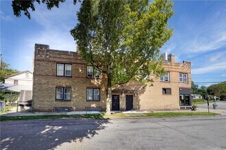 Building Photo - 85 Mapledale St