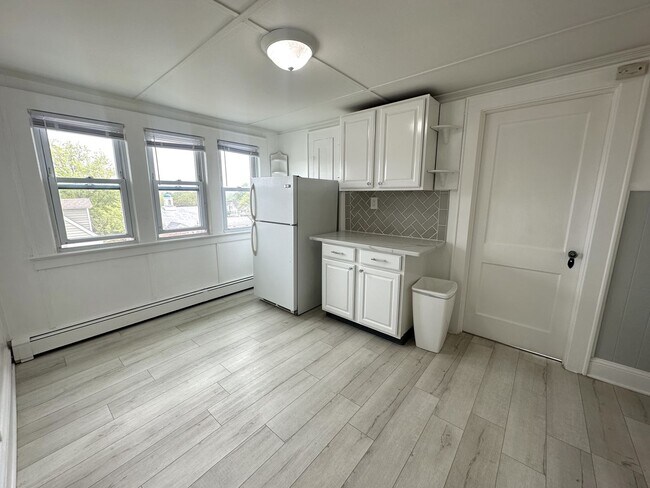 Building Photo - 149 Grenville St