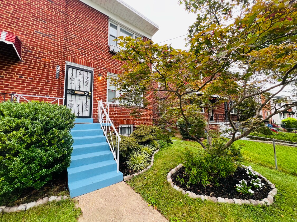 Foto principal - 226 Nicholson St NE