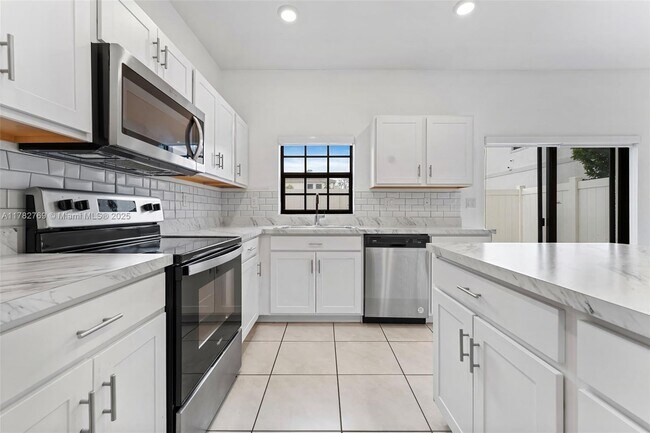 Foto del edificio - 1161 SW 6th Ct