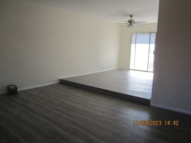 Building Photo - Completely Remodeled 3 Bedroom/2 Bath Near...