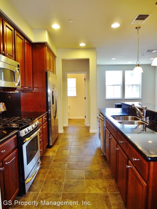 Building Photo - 2 br, 2.5 bath House - 1205 Arabica Terrace