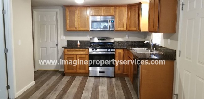 Building Photo - 1bd 1 bath Cottage for Rent Shingle Springs