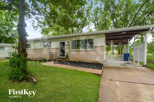 Building Photo - 400 Humes Ln