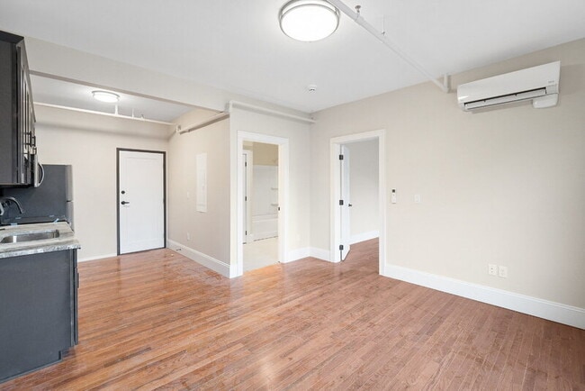 Building Photo - 702 20th St