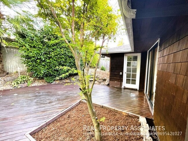 Foto del edificio - 6215 53rd Ave NE