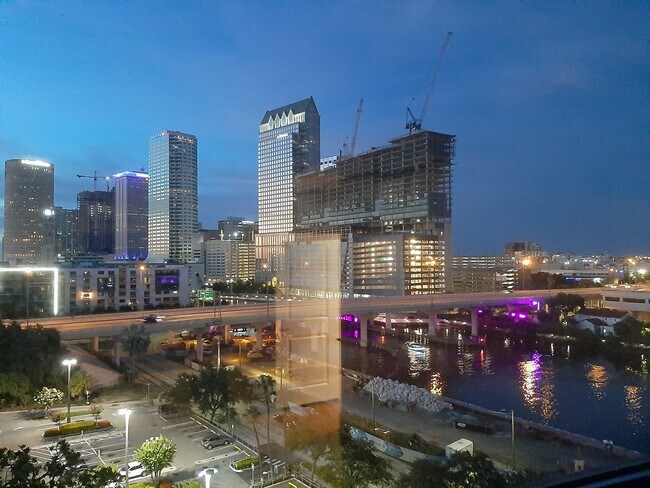 Foto del edificio - 275 Bayshore Blvd