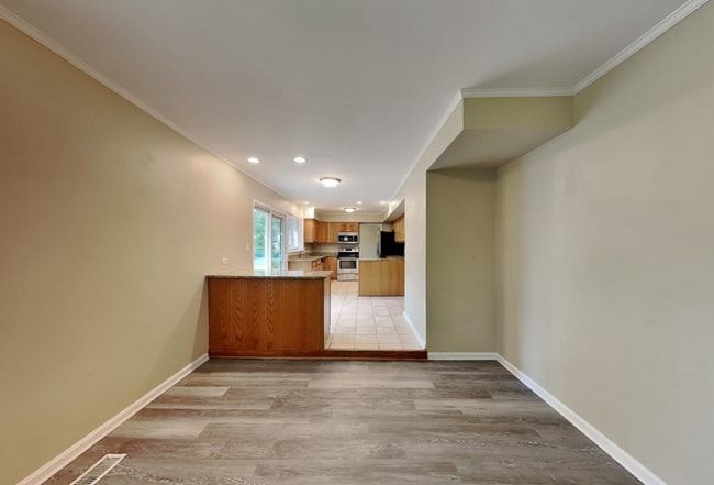 Building Photo - 16 Timberlane Dr