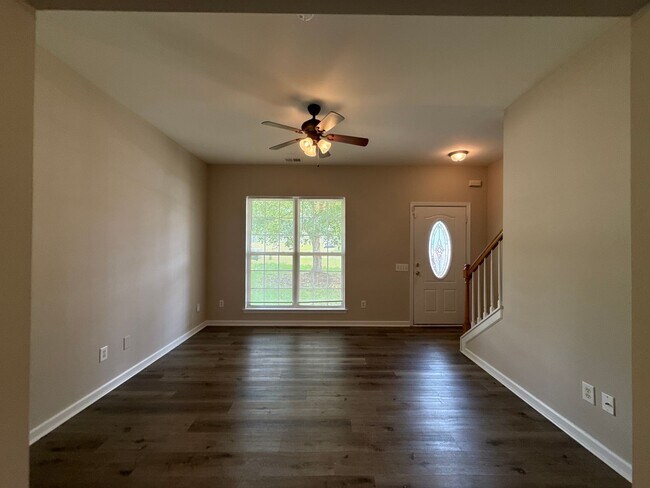 Building Photo - 1525 Braveheart Ln