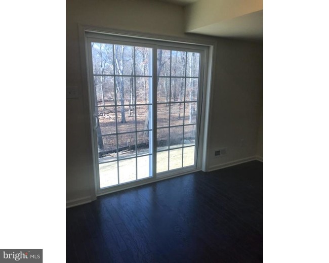 Building Photo - 132 Graystone Dr