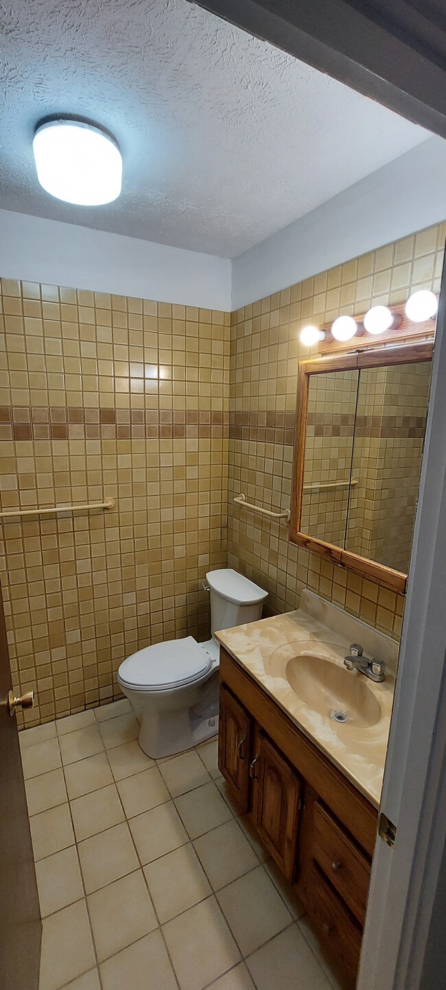Building Photo - 44-171 Nanamoana St