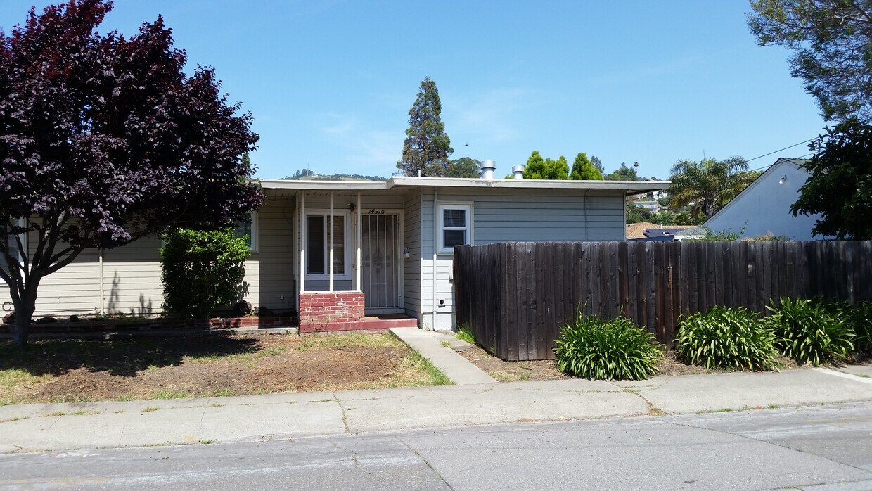 Primary Photo - 14510 Lark St