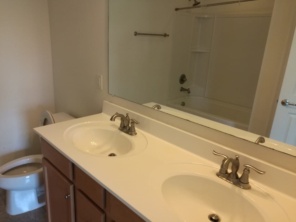 Building Photo - 2005 Leeds Ln