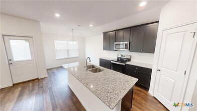 Building Photo - 434 Appalachian Trl