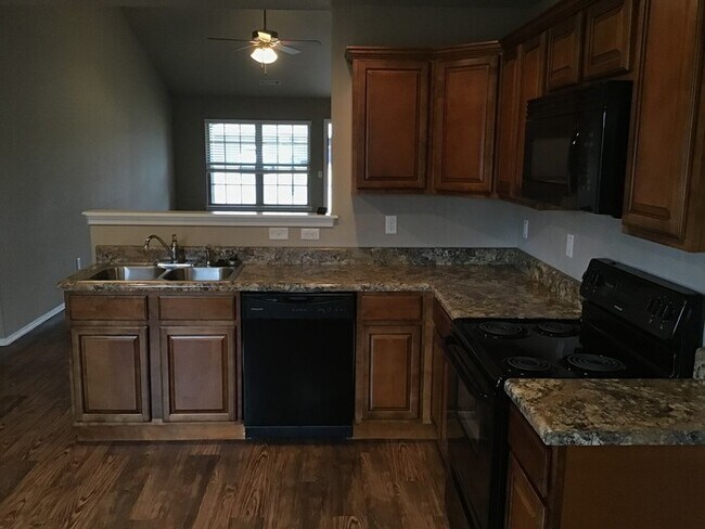 Building Photo - 236 Glory Ln