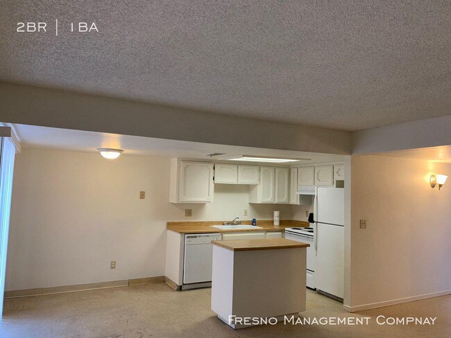 Building Photo - 5014 E Alta Ave
