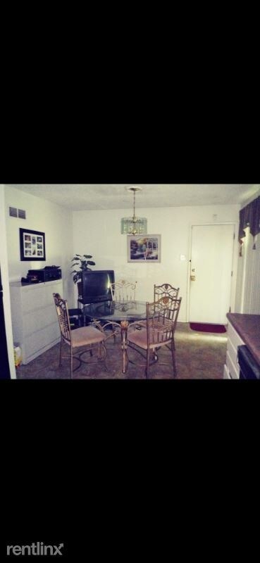 Building Photo - 2 br, 1.5 bath House - 9818 Ventura Dr