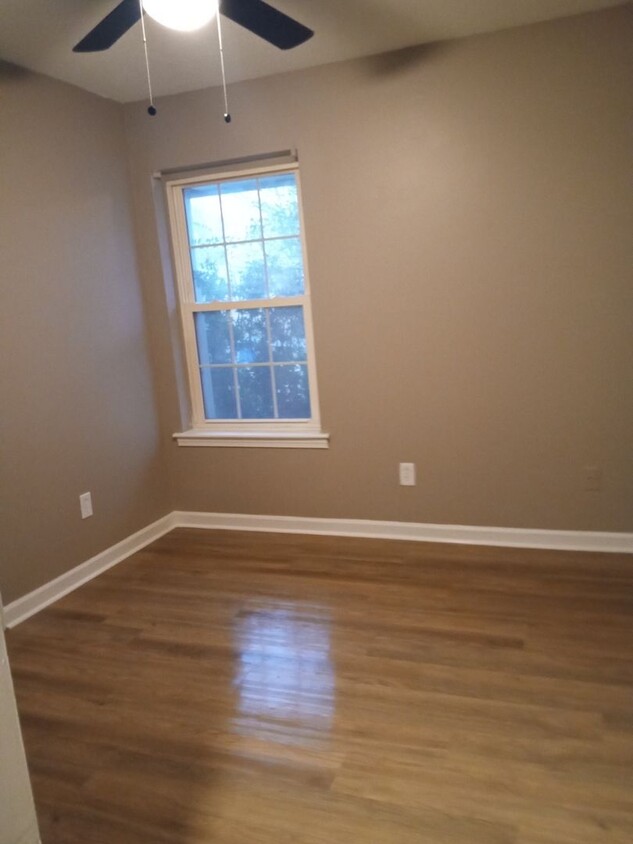 Primary Photo - Newly Renovated 3 bed 1.5 bath in Horn Lak...