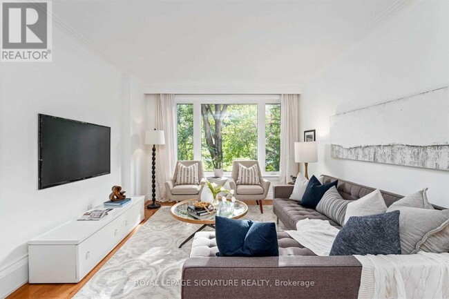 Photo du bâtiment - 349 Woodbine Ave