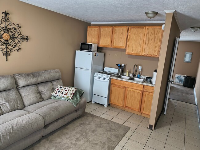 Building Photo - 54 Sitz Dr