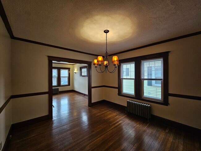 Foto del edificio - 62 Governor Winthrop Rd