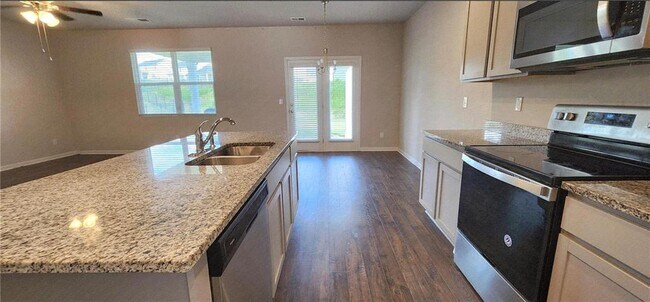 Foto del edificio - 60 Conroe Ct