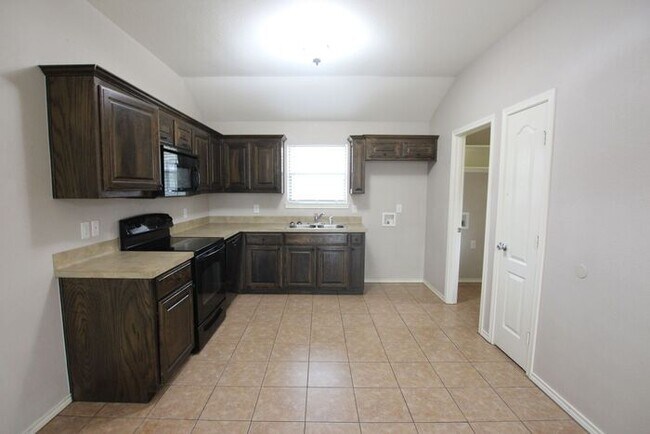 Foto del edificio - Available 3 Bedroom Duplex in Lindale!