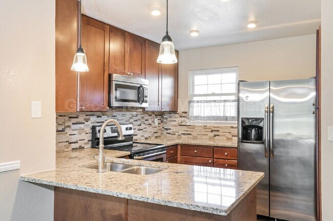 Building Photo - 8165 S Fillmore Way