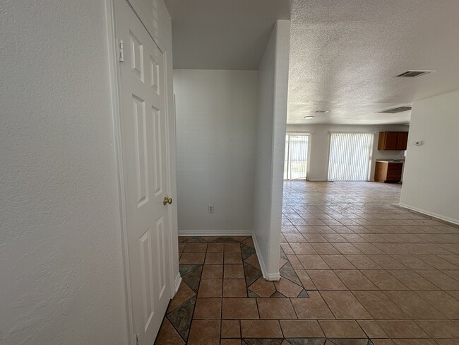 Building Photo - 6905 Singing Dunes Ln