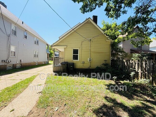 Building Photo - 1209 E 167th St