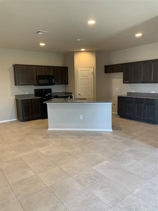 Foto del edificio - 202 Dodge Rd