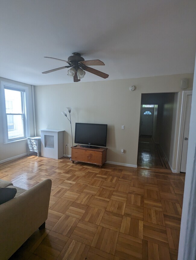 Foto del edificio - 3426 Irwin Ave