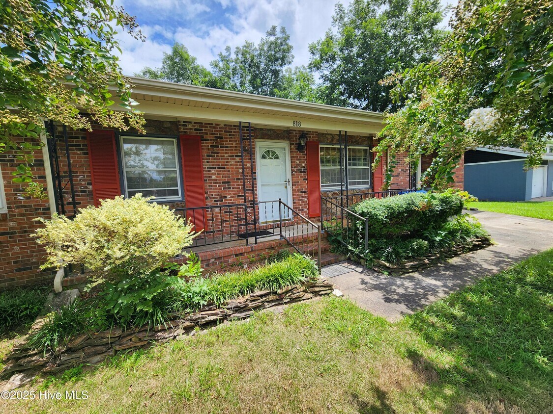 Foto principal - 818 Williams St