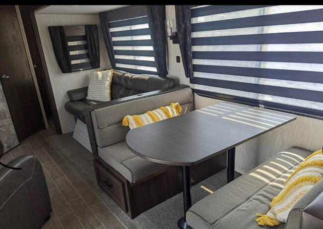 Building Photo - 328 Seattle Blvd S