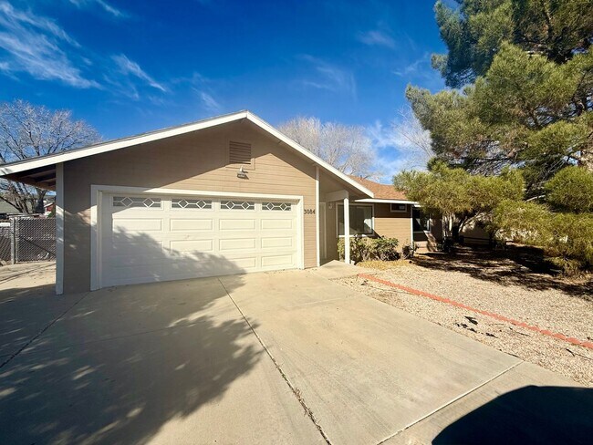 Foto del edificio - Pet Friendly home in Prescott Valley