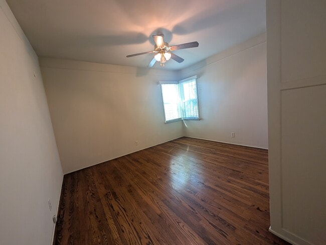 Foto del edificio - 7026 Flight Ave