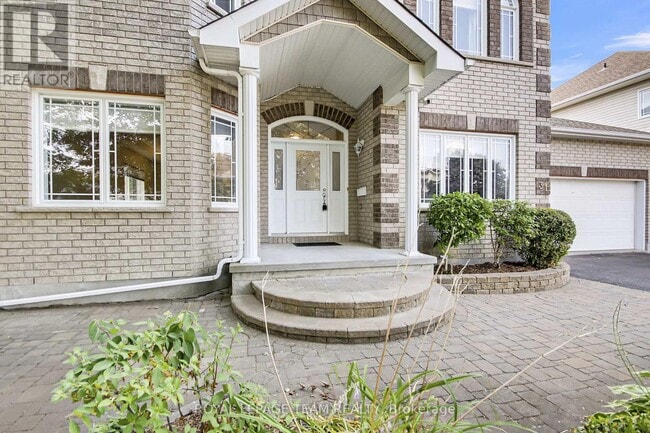 Building Photo - 31 Wilderness Way