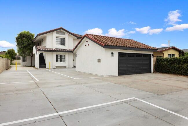 Foto del edificio - 18842 E Center Ave