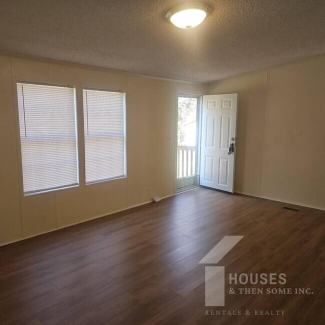 Foto del edificio - 309 Ashwood Ln