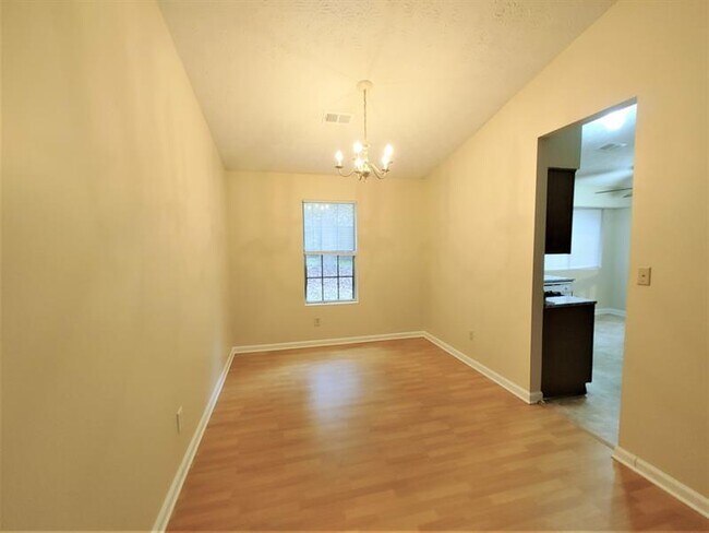 Building Photo - 510 Sheringham Dr