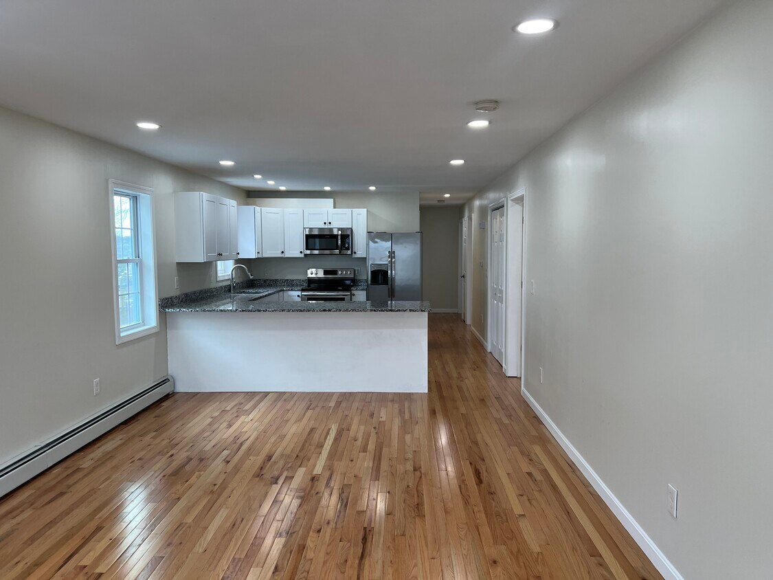 Kitchen - 76 Hall St