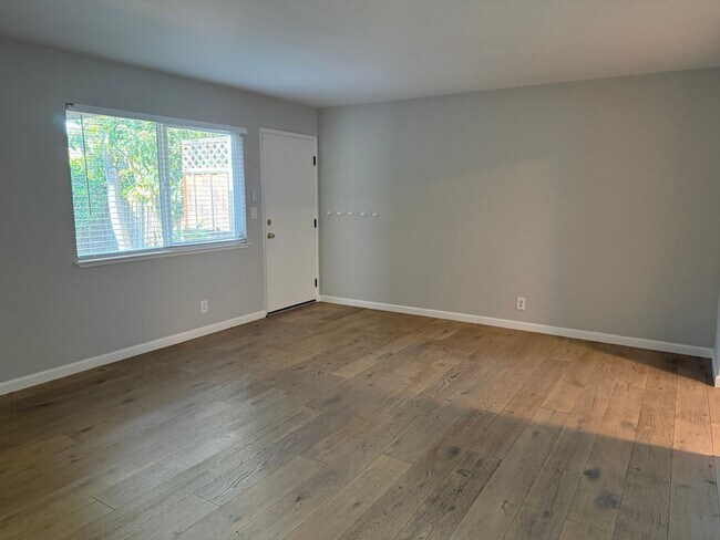 Foto del edificio - Well-maintained 2-bedroom, 1-bath duplex unit in West San Jose!