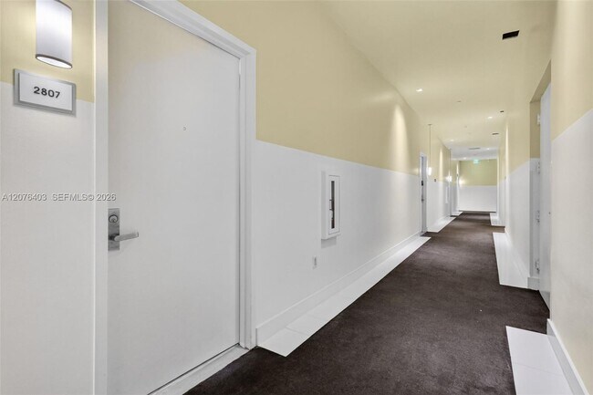 Building Photo - 485 Brickell Ave