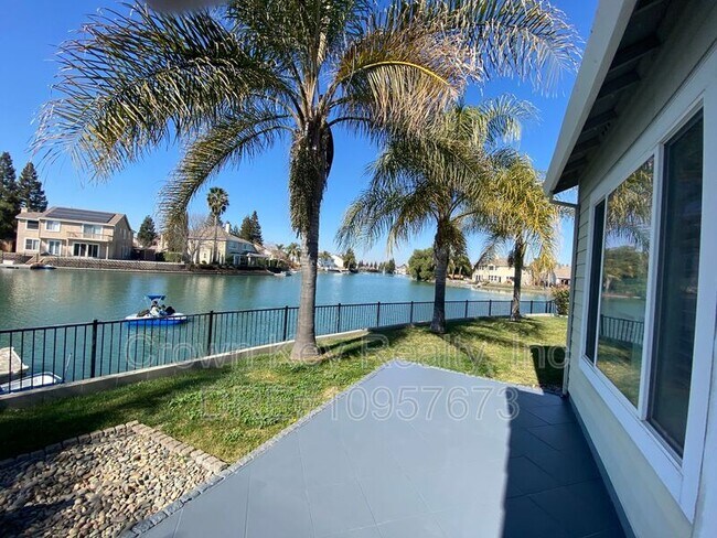 Foto del edificio - 954 Bear Ct
