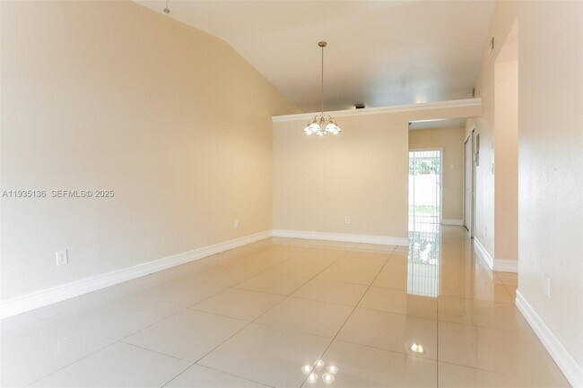 Foto del edificio - 7681 NW 181st Terrace