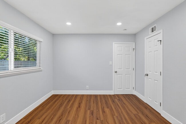 Building Photo - 1519 E Michelson St