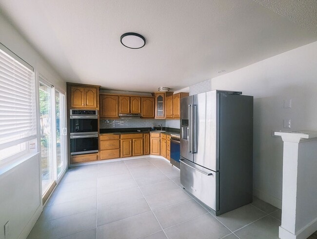 Foto del edificio - Charming Move-In Ready Rambler with Shop &...