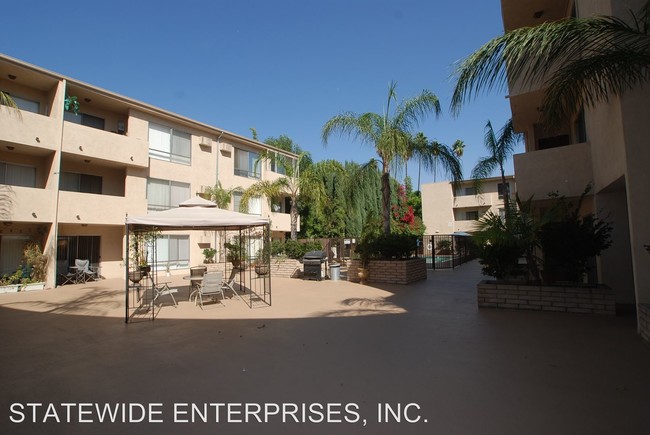 Foto del edificio - 1738 Canyon Dr