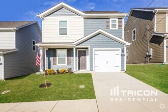 Building Photo - 207 Renwick Dr
