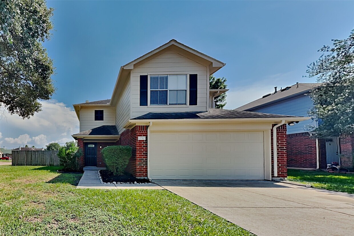 Foto principal - 17303 Davenway Dr